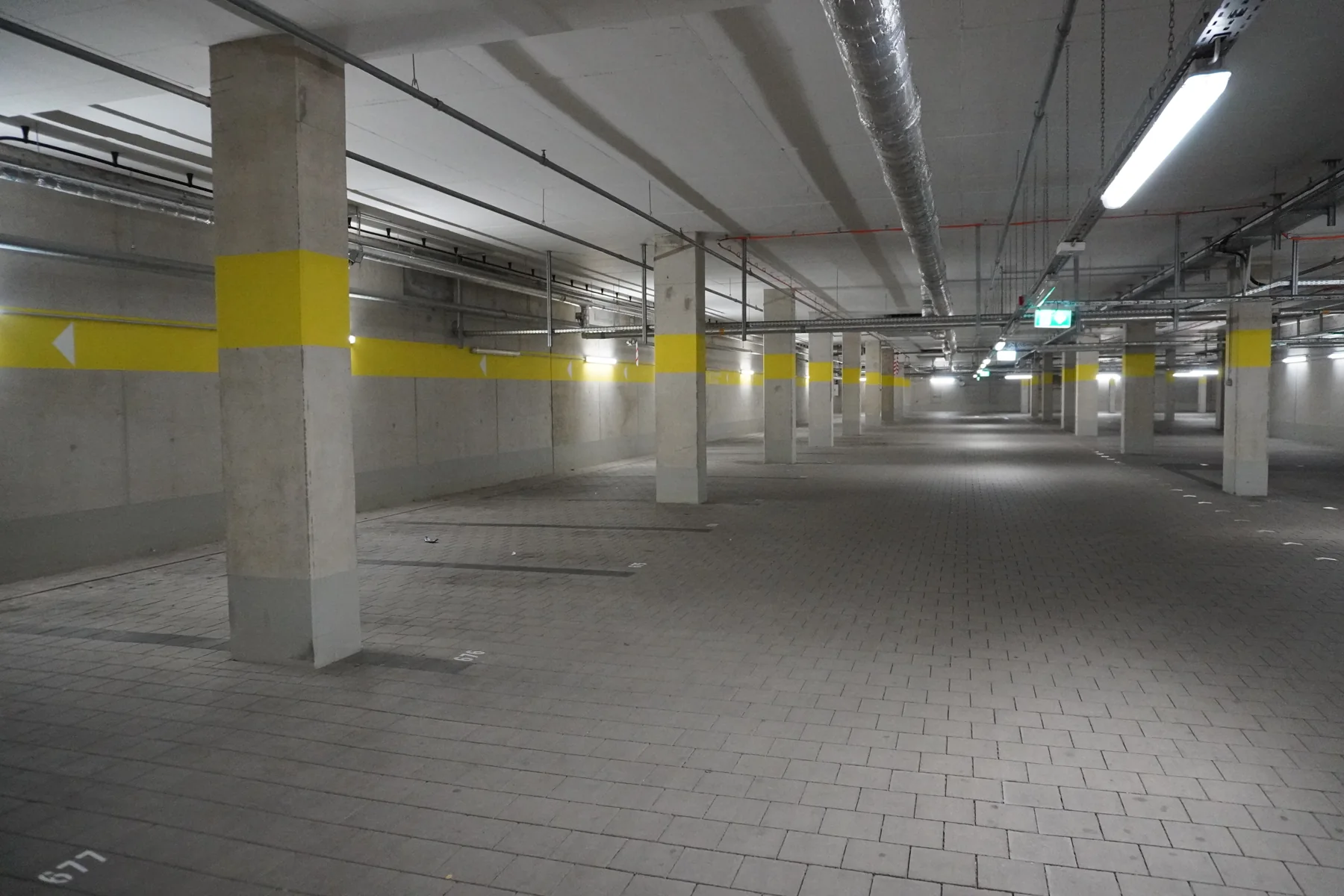 Stellplätze in einer Tiefgarage einer Immobilie